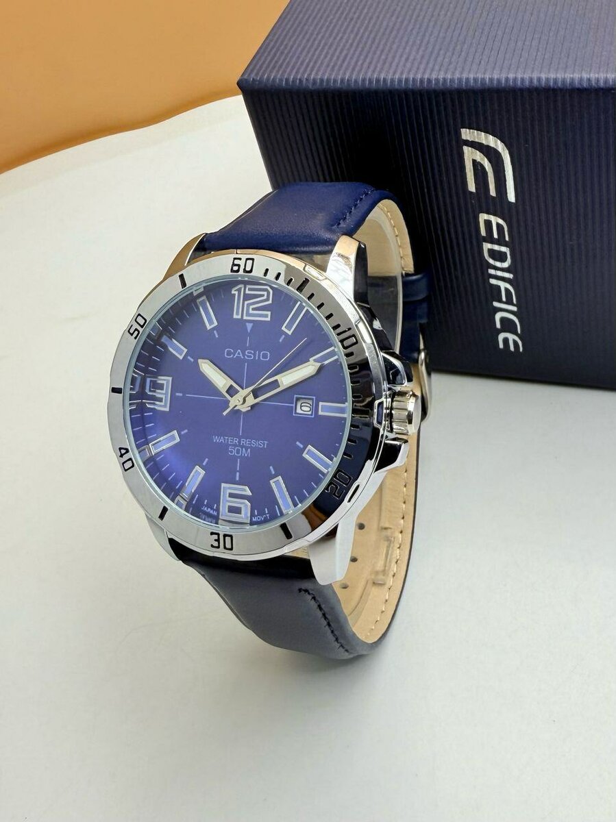 Montre de luxe disponible ici