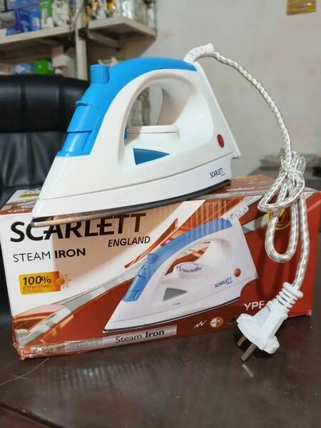 Fer à repasser Scarlett vapeur