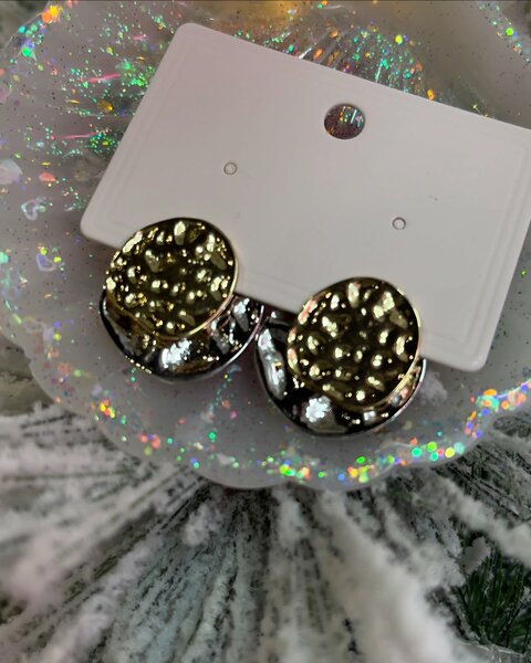 Стильные серьги