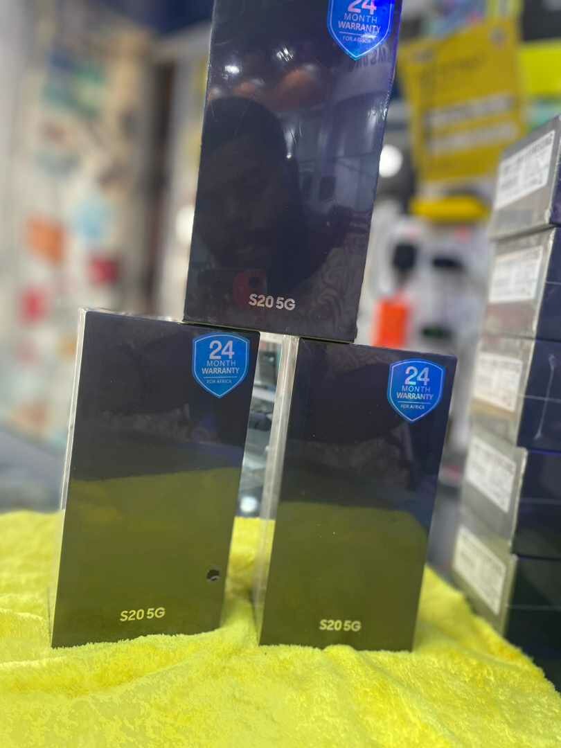 GALAXY S20 5G IN BOX