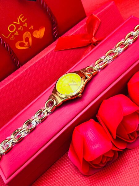 Montres élégantes femmes