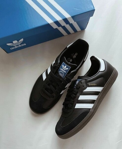 Chaussures Adidas Samba Noires