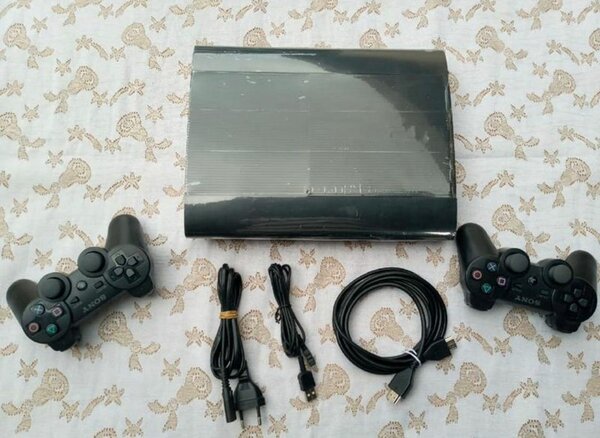Console PS3 Sony + 2 Manettes