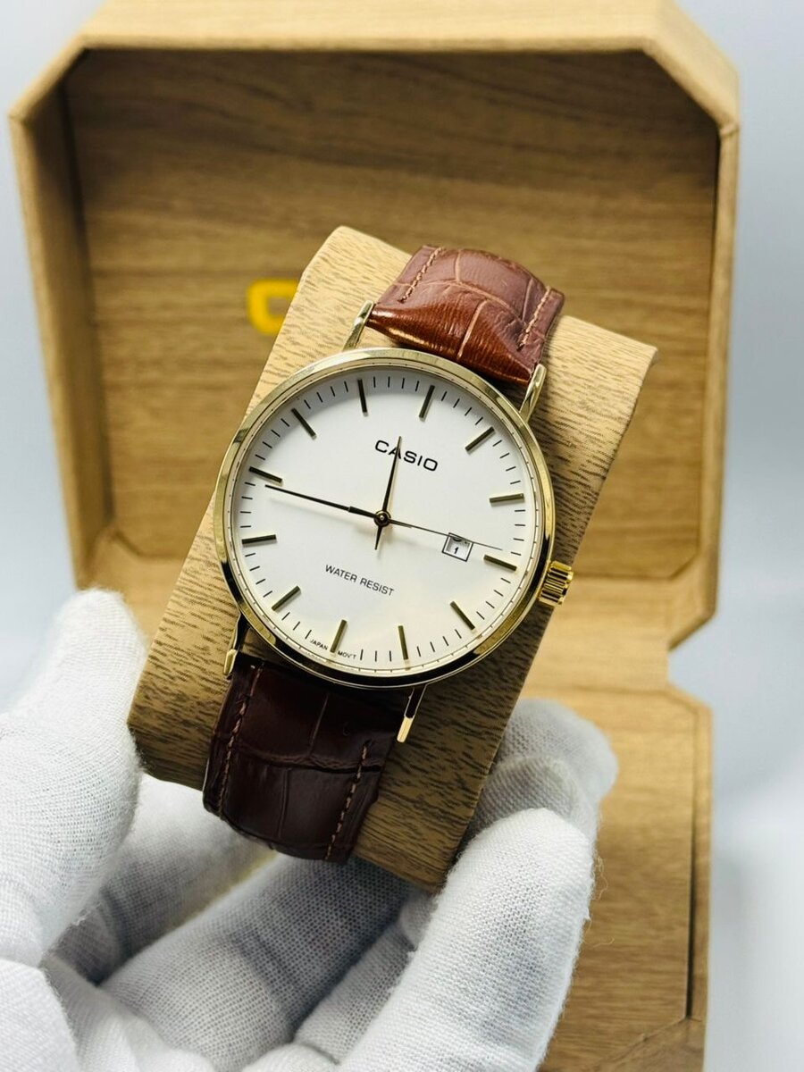 Montre élégante Casio en cuir