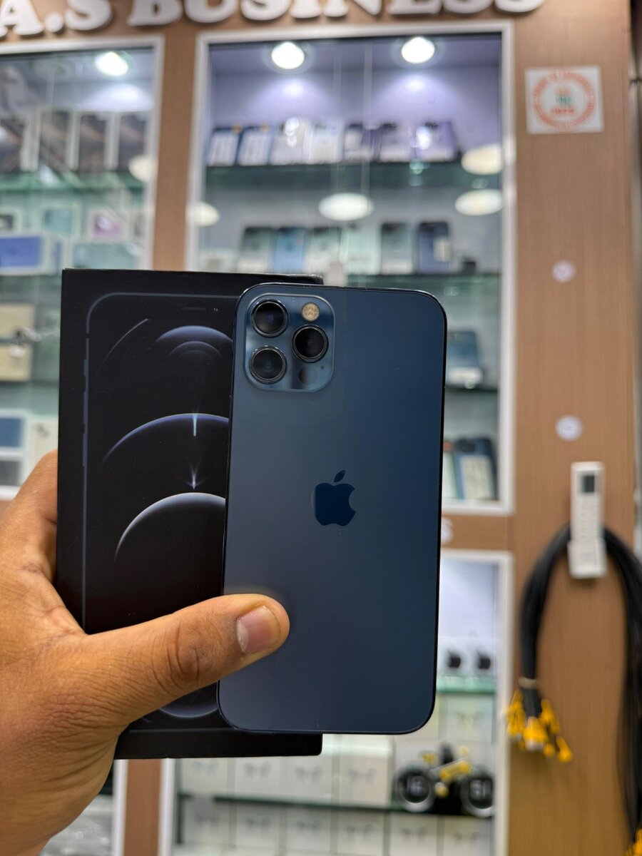 iPhone 12 Pro 128giga casineuf avec Face ID
