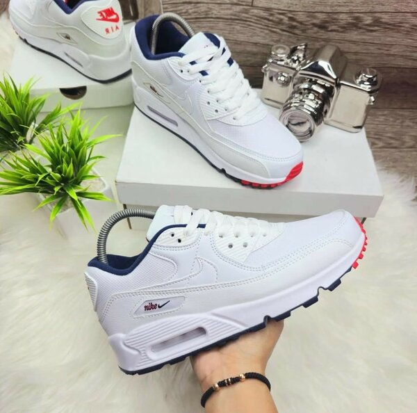 NIKE AIRMAX WHITE