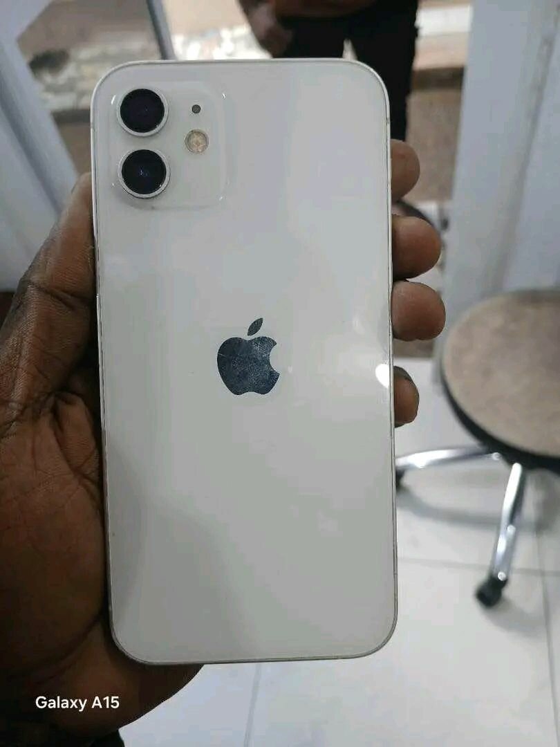 iPhone 12 Blanc 64 Go