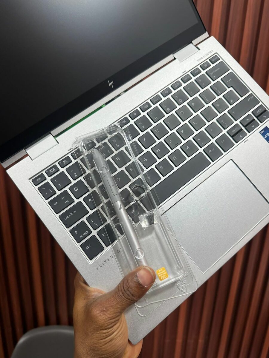 New  *HP Elitebook 830 x360 G10* Intel️ core i5  13th gener