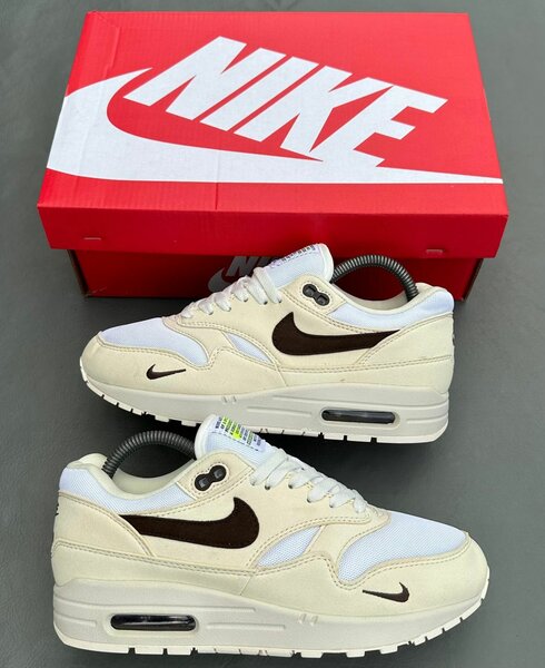 Baskets Nike Air Max Blanc Cassé