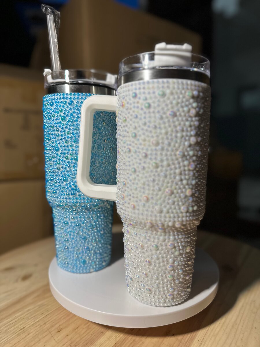 Gobelets pailletés avec paille