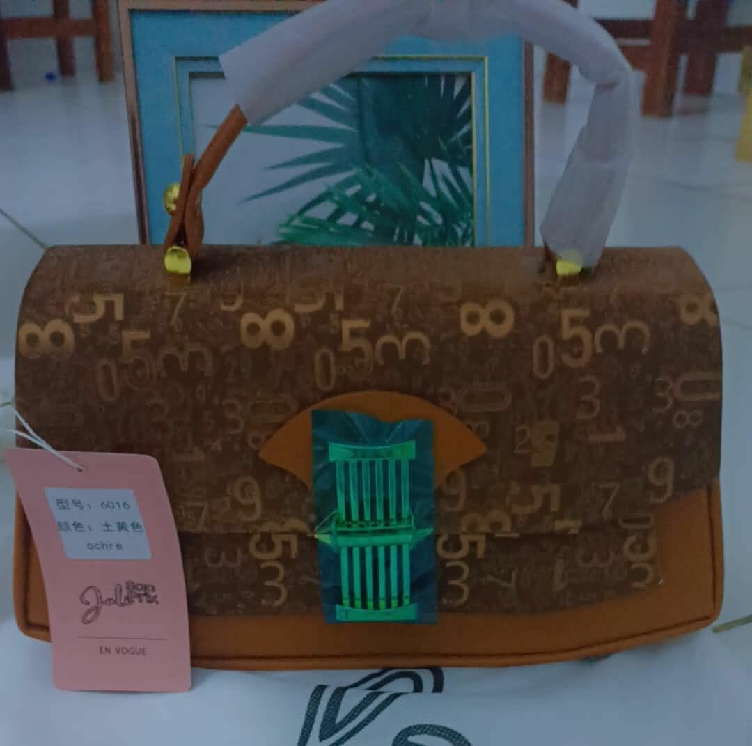 Sac à main élégant en cuir