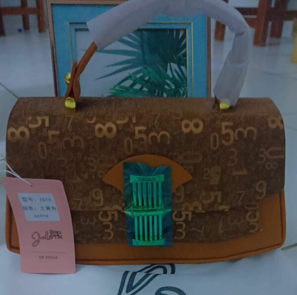 Sac à main élégant en cuir