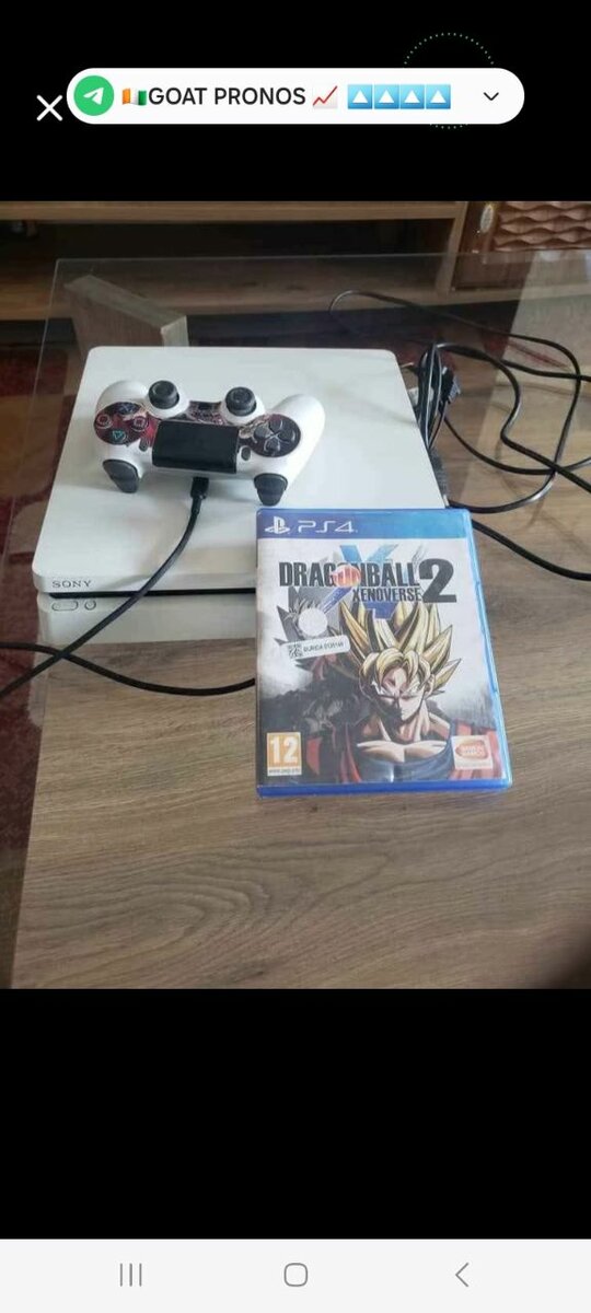 Console PS4 avec manette