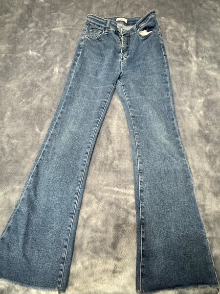 Джинсы клеш