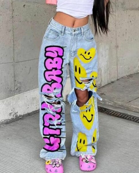 Jeans tendance avec motifs colorés