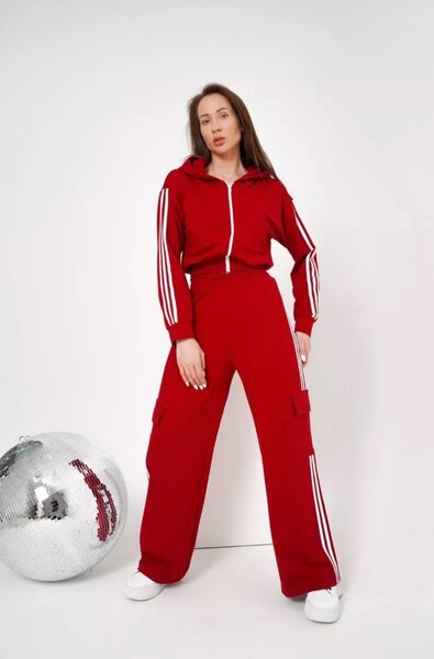 Спортивный костюм. Стильный , легкий