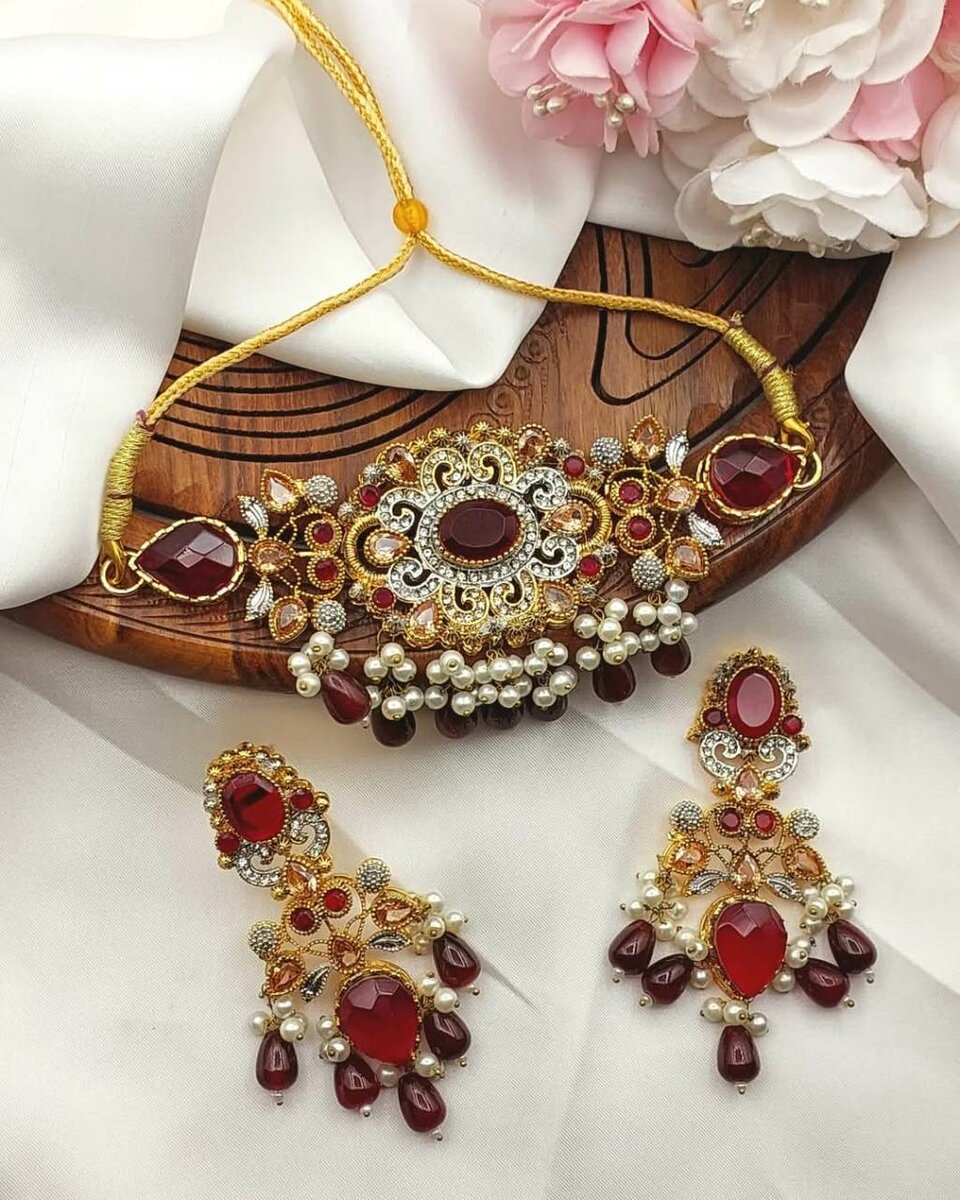 Ladies wedding set Necklace and earrings