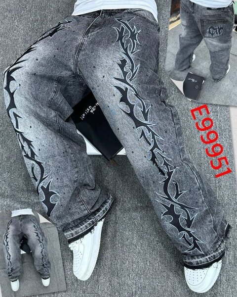 Jeans homme déchirés et brodés