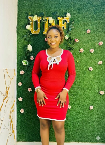 Robe rouge à noeud élégant