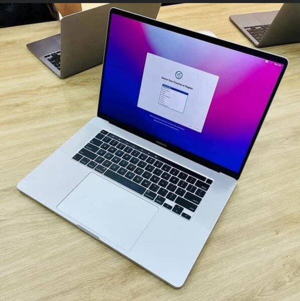  MacBook Pro 2019 CORE i9 RETINA ÉCRAN 16 pouce ~ Touch Bar Touch ID | Graphic RADEON PRO 5500M 4Go Dédiée