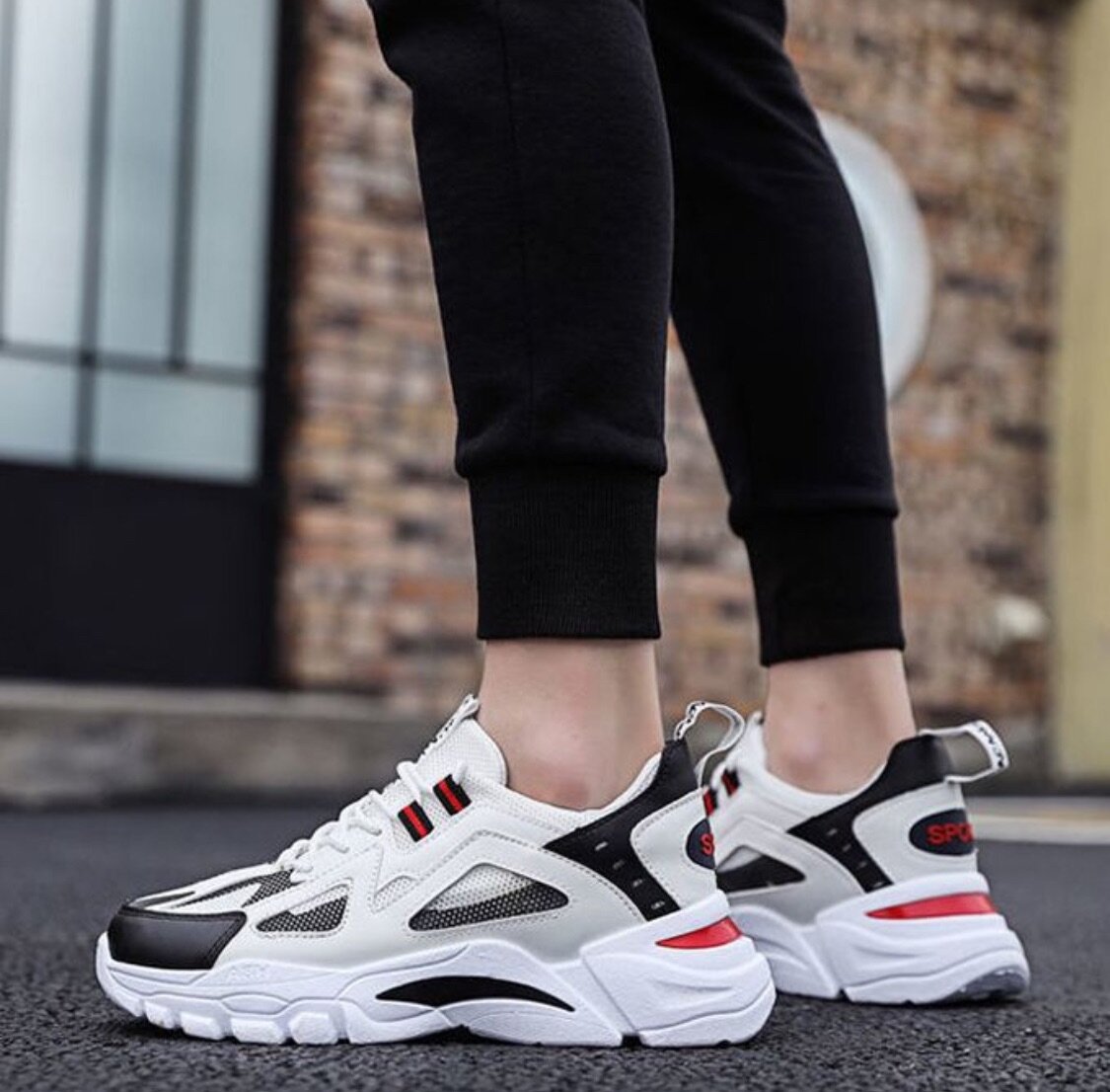 Men's Comfortable Sneakers Out