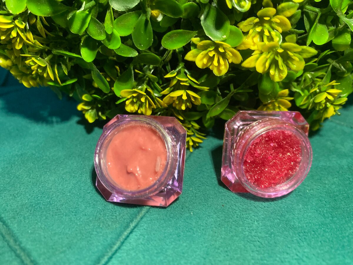 Produit de lèvres rose