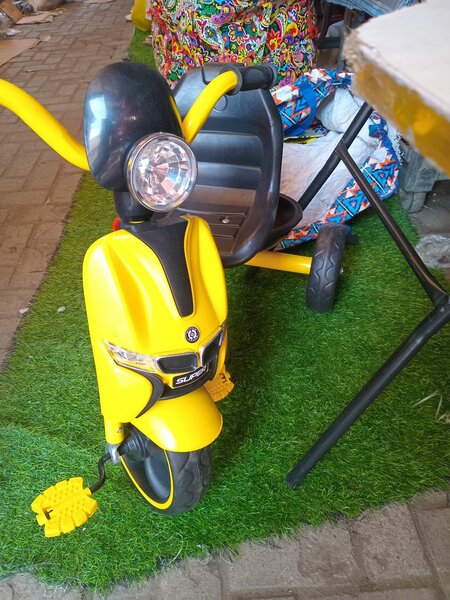 Kids  easy riding tricycle