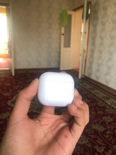 Apple AirPods 4