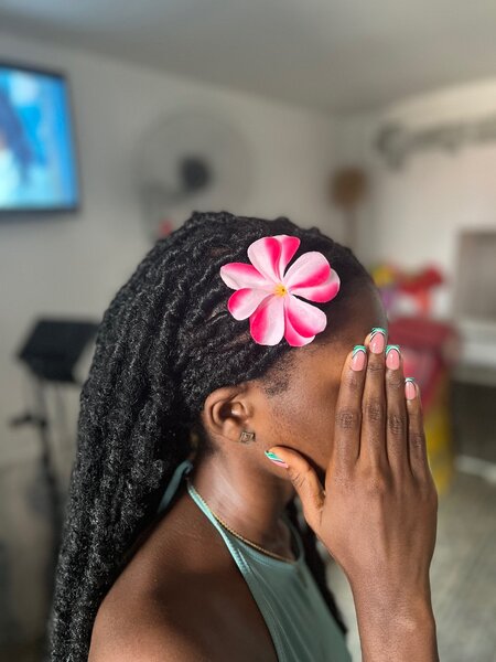 Fleur décorative cheveux tropicale