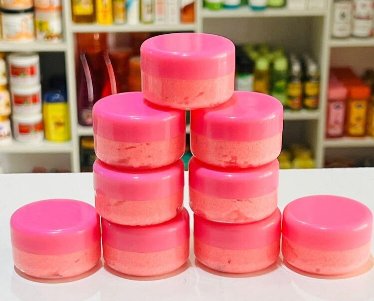 Exfoliating lip scrub