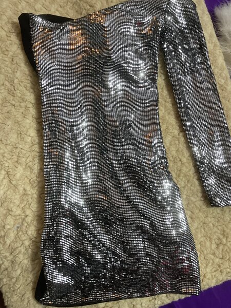 Robe asymétrique pailletée