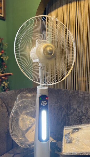 RECHARGEABLE FAN