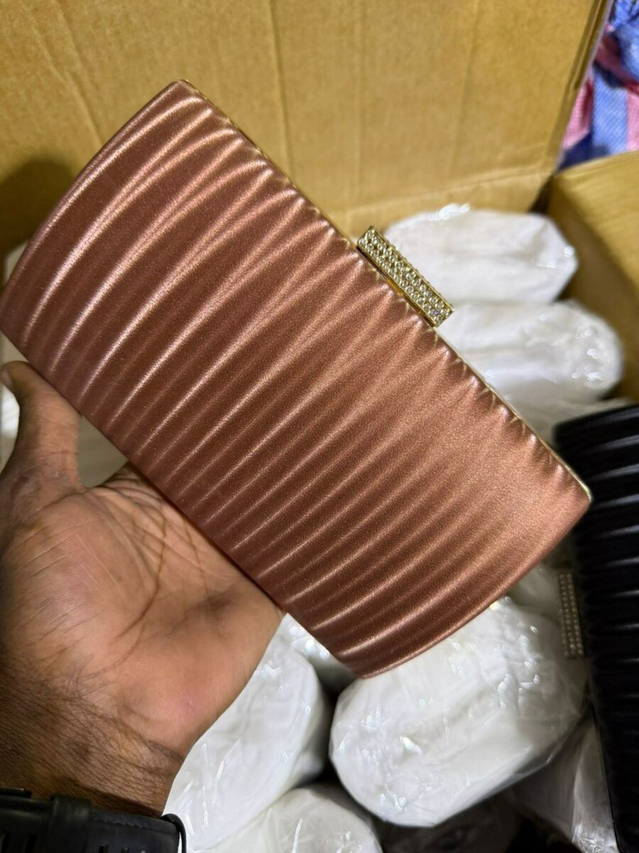 Clutch élégant plissé