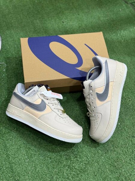 NIKE AIR FORCE