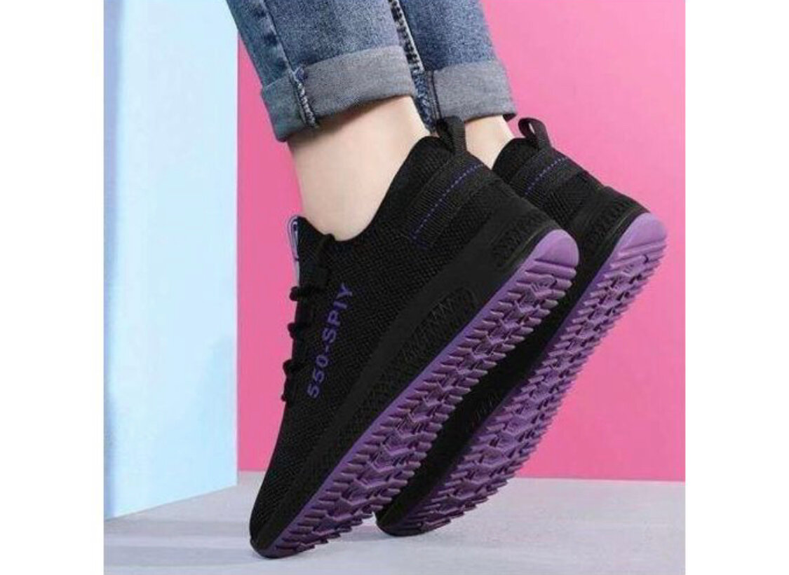 Baskets noires unisexes modernes