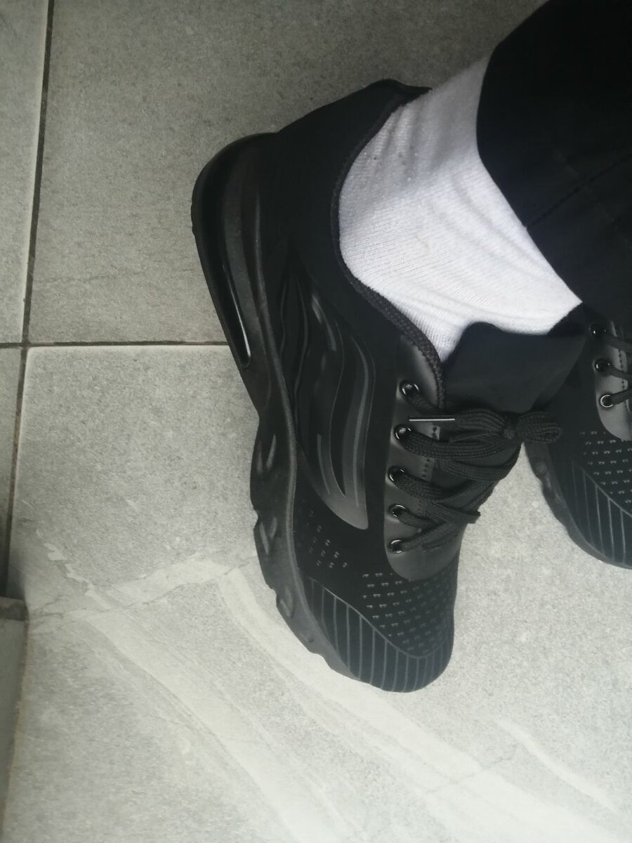 Baskets noires confortables