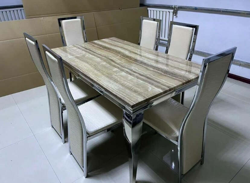 Dinning Table With Chairs