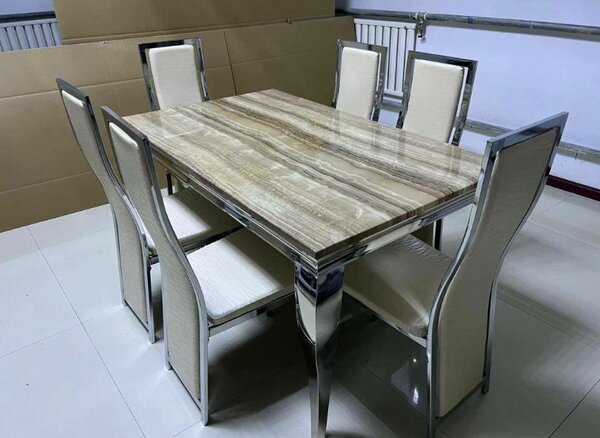 Dinning Table With Chairs