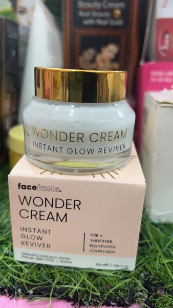 Face Fact Wonder Instant Glow Reviver Cream