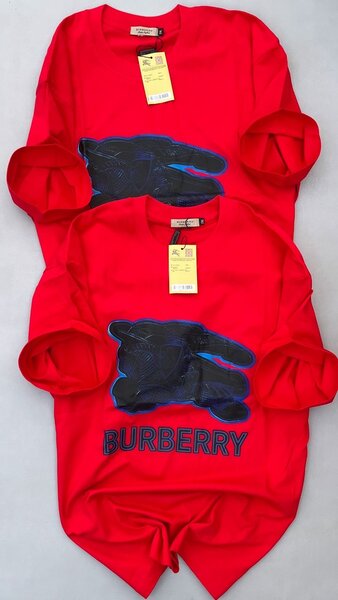 T-shirt rouge Burberry pour hommes