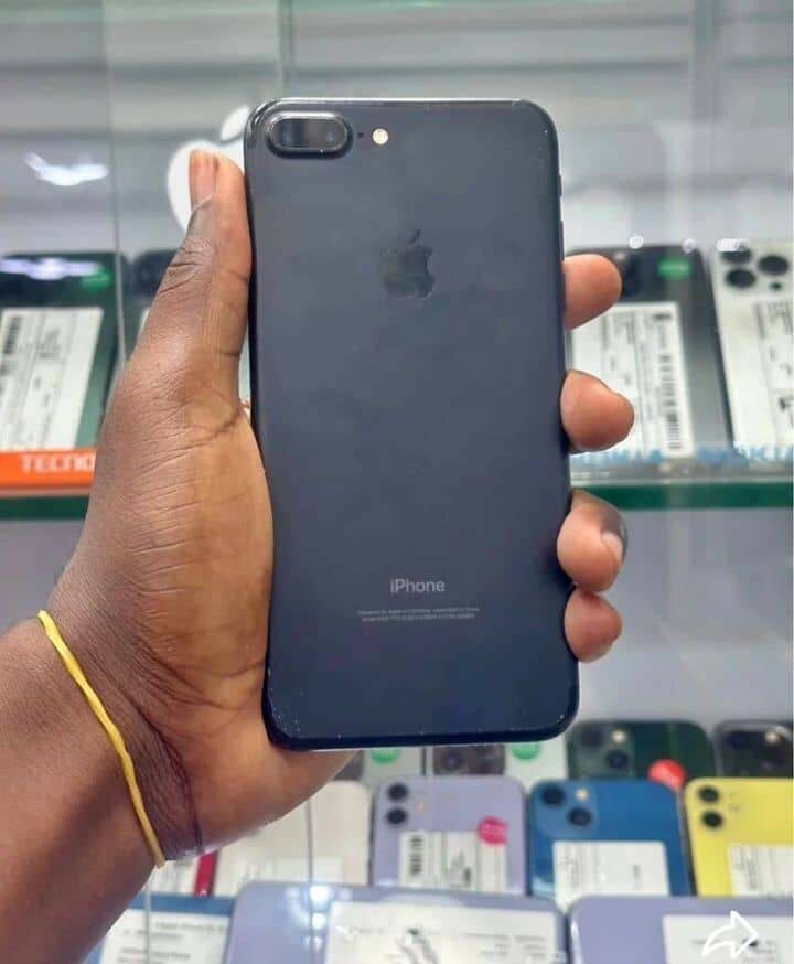 iPhone noir débloqué 128Go