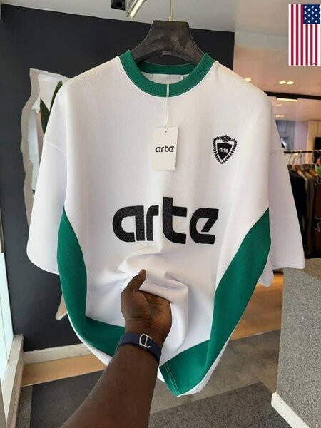 T-shirts modernes et tendance