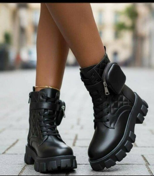 Bottes noires en cuir pour femme