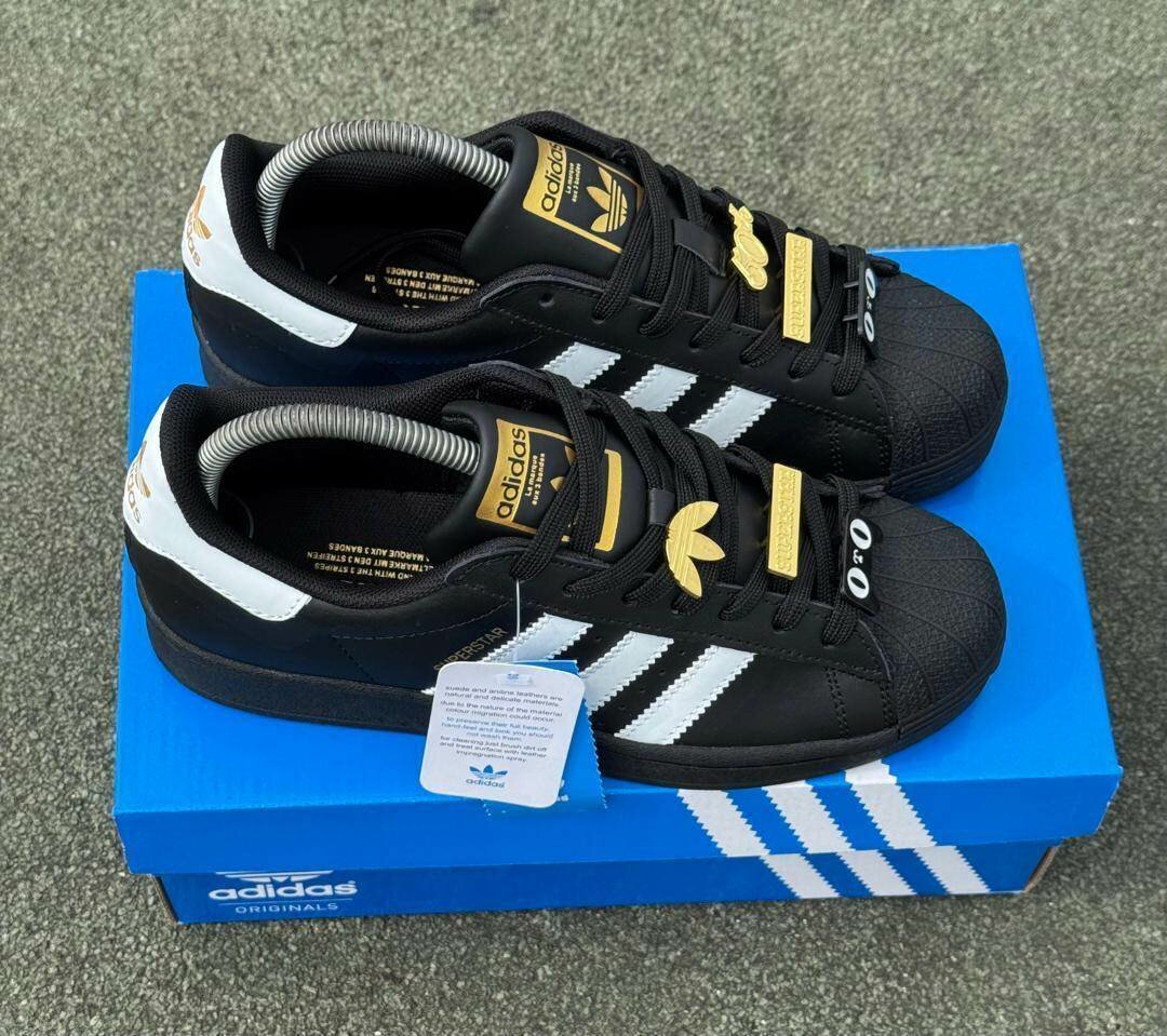 Adidas Superstar Sneakers