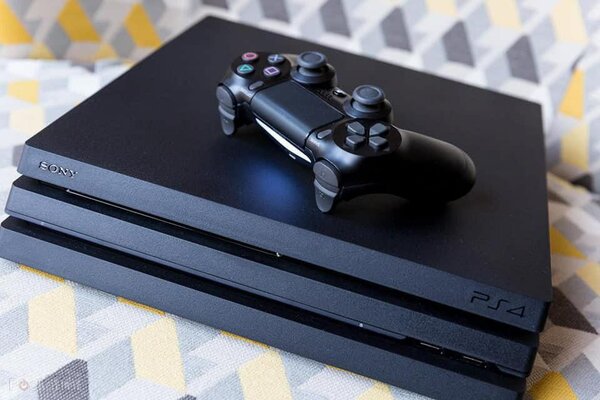 PS4 PRO craker 20 jeux instale