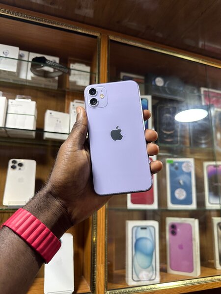 iPhone 11 Second Violet 64GB