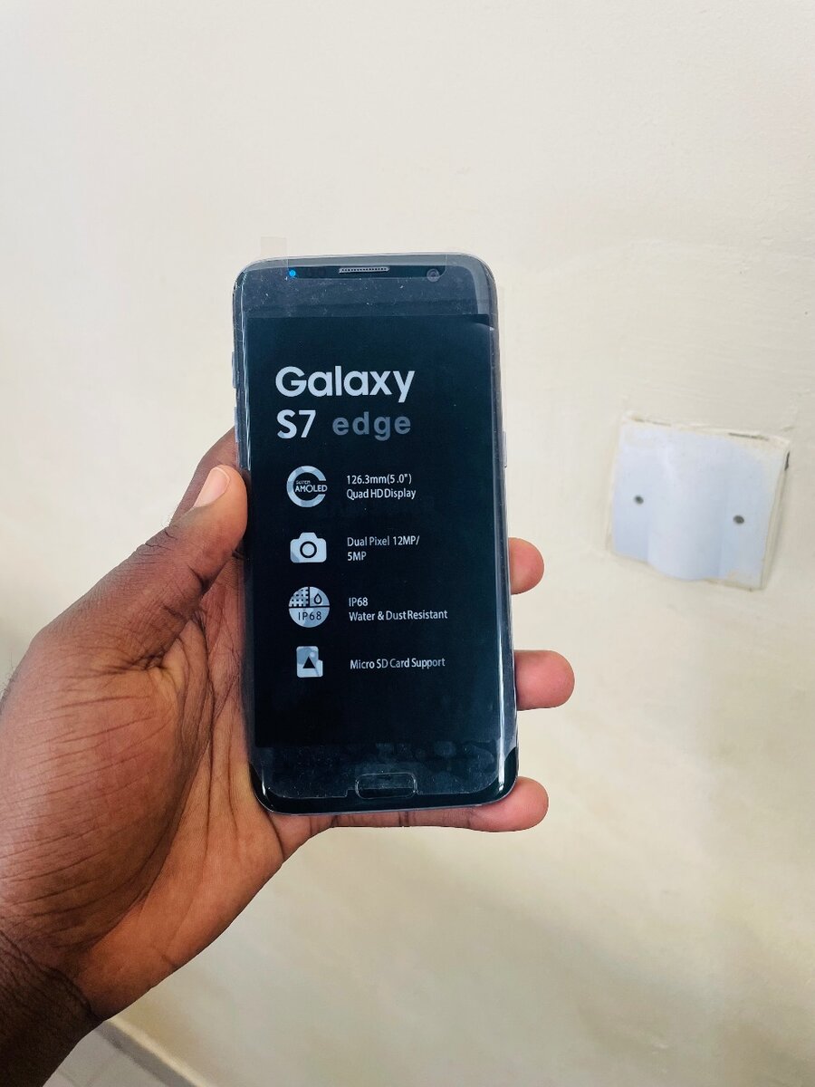 Samsung Galaxy S7 Edge 32g quasiment neuf Kao