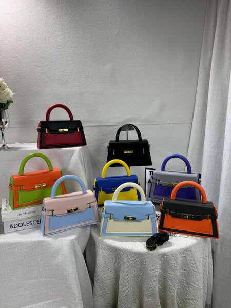 Sac à main multicolore chic