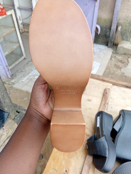 Mules vertes élégantes