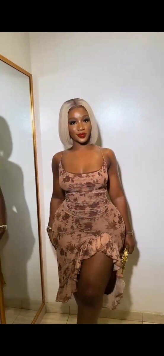 Robe élégante à motifs floraux